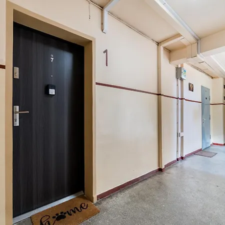 Apartment Wola Homely By Bookinghost *