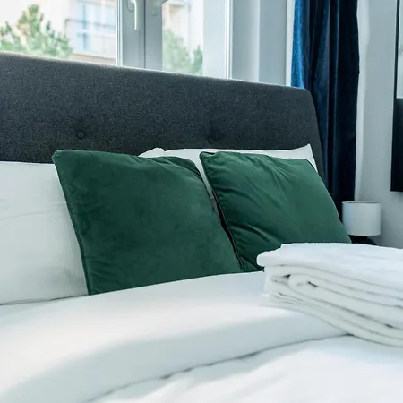 Apartment Wola Homely By Bookinghost *